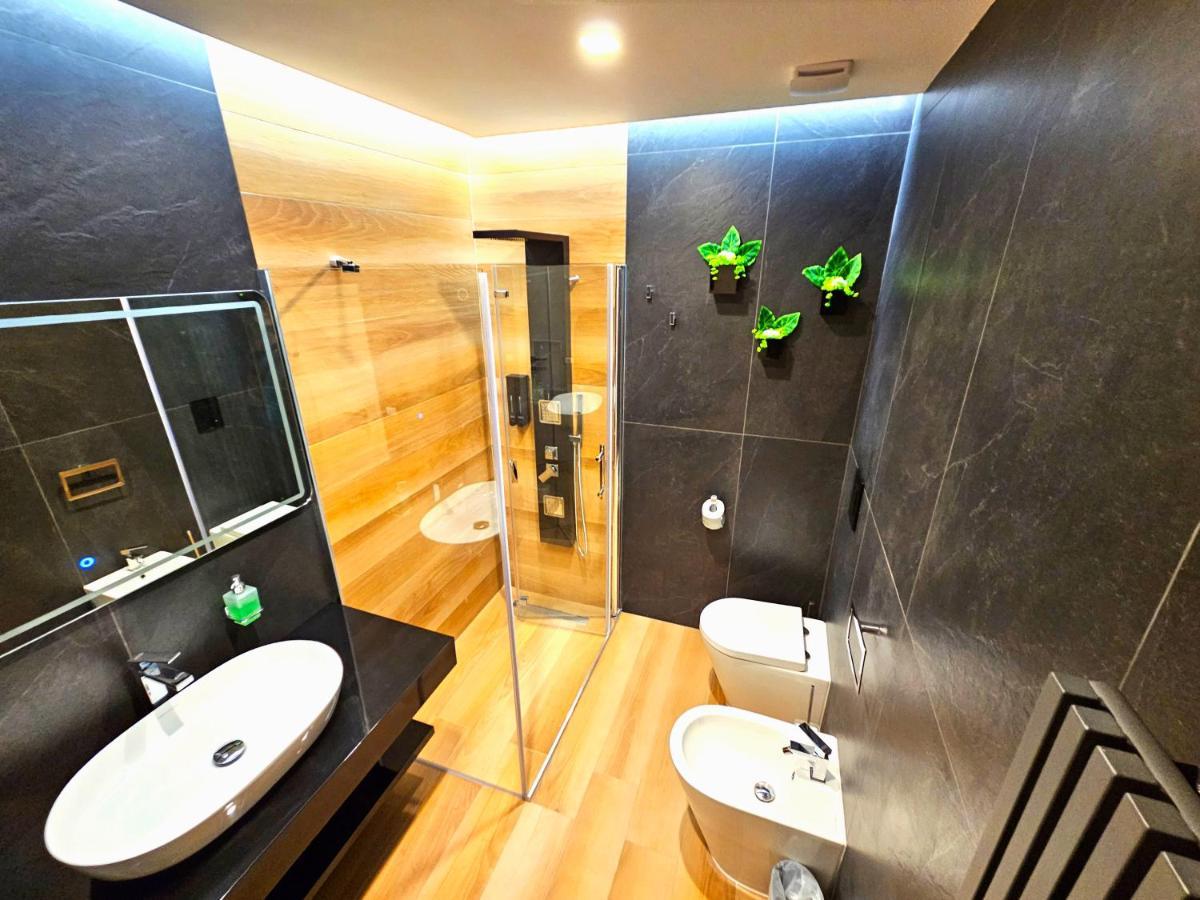 Trilogy Prestige - Central Premium Suites Lecce Exterior photo